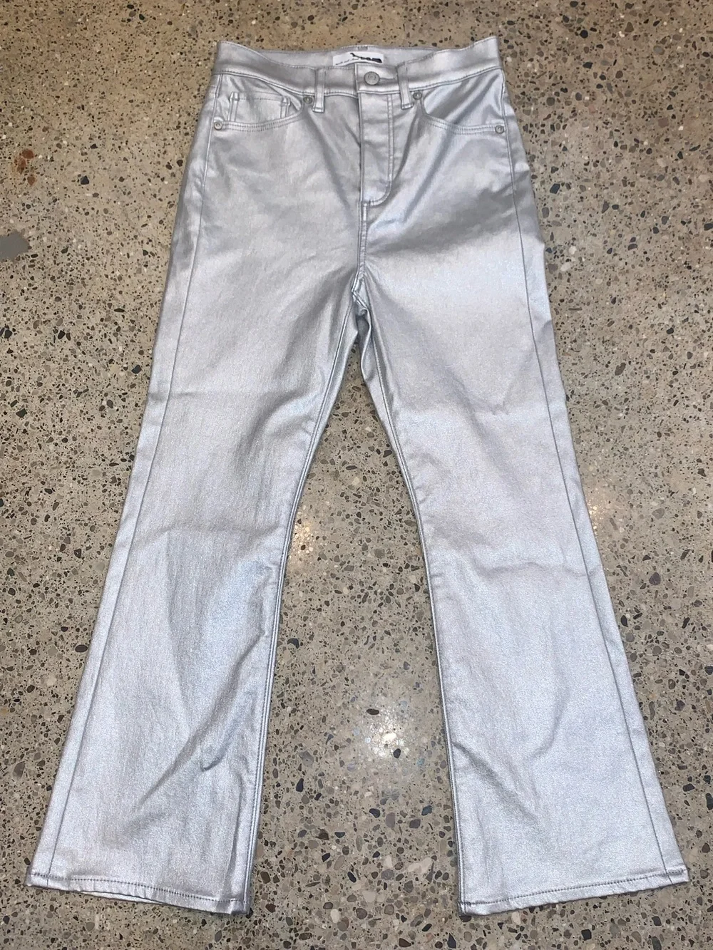 LOFT Silver Metallic “The Kick Crop” stretch Jeans size 26 / 2 NWOT